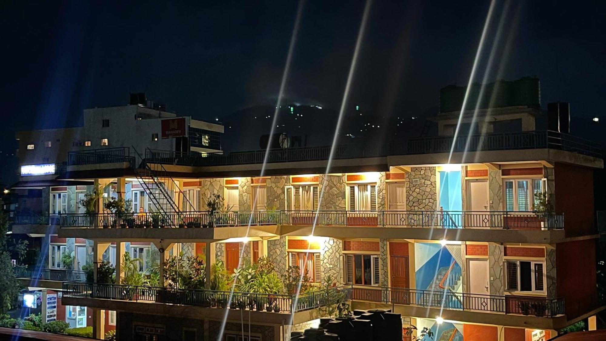 Nanohana Lodge Pokhara Esterno foto