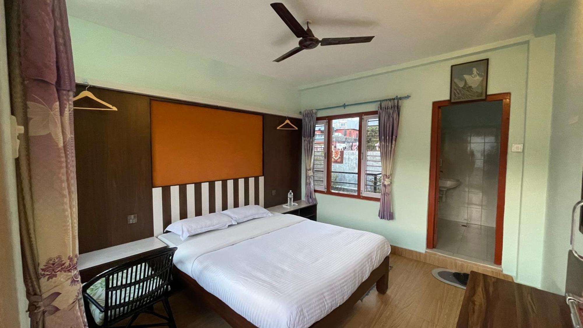 Nanohana Lodge Pokhara Esterno foto