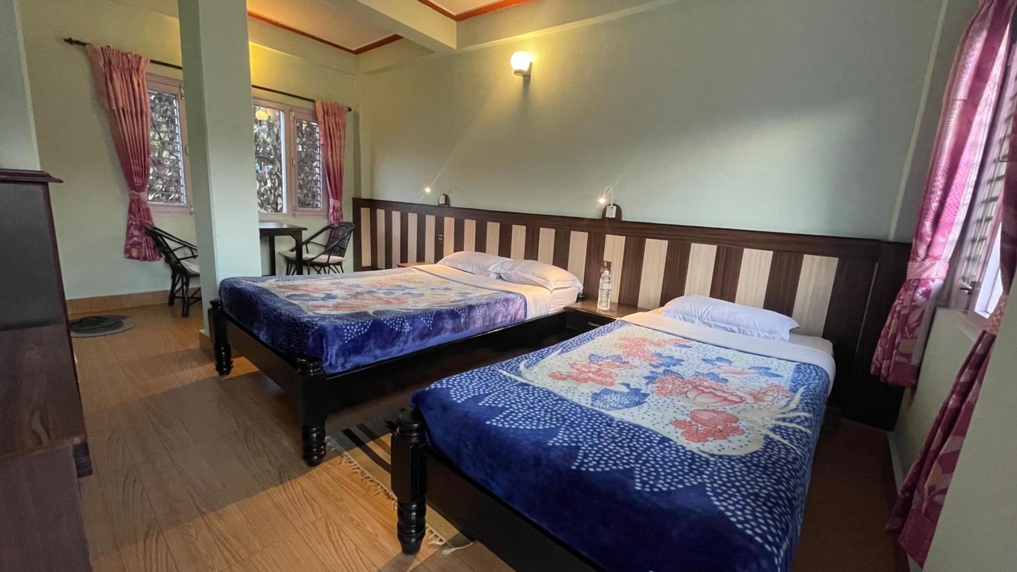 Nanohana Lodge Pokhara Esterno foto