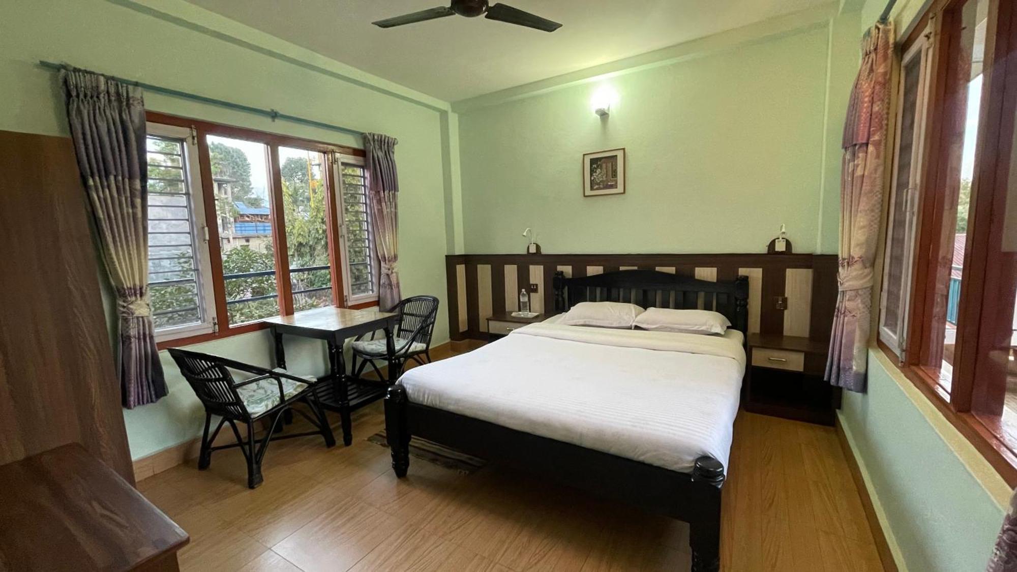 Nanohana Lodge Pokhara Esterno foto